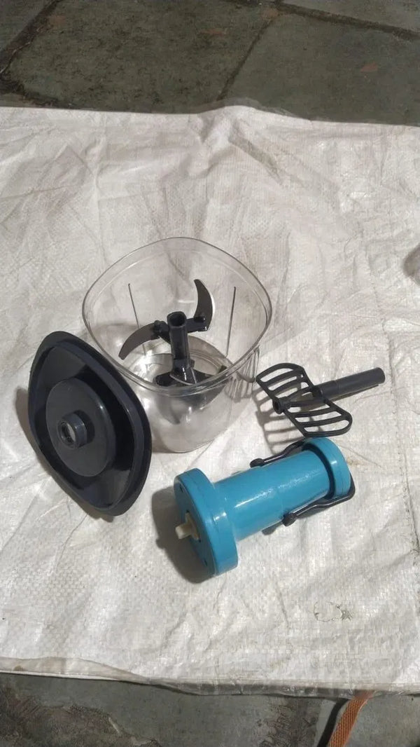 Manual Fruit and Vegetable Chopper — alternate view